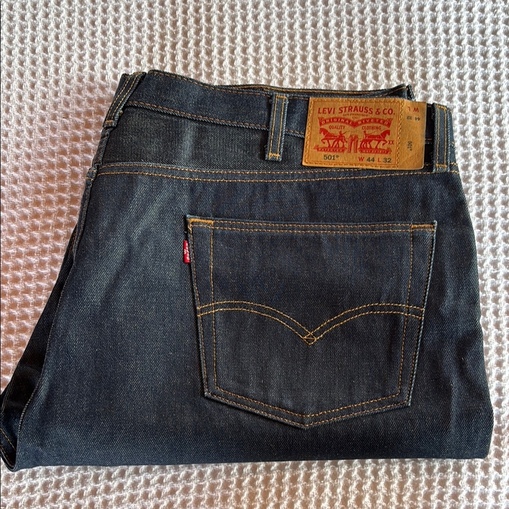 Levi's Blue Straight Jeans with Classic Stitching